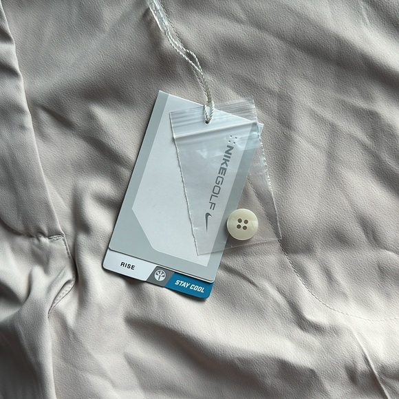 Nike women’s golf shorts NWT - Picture 5 of 8